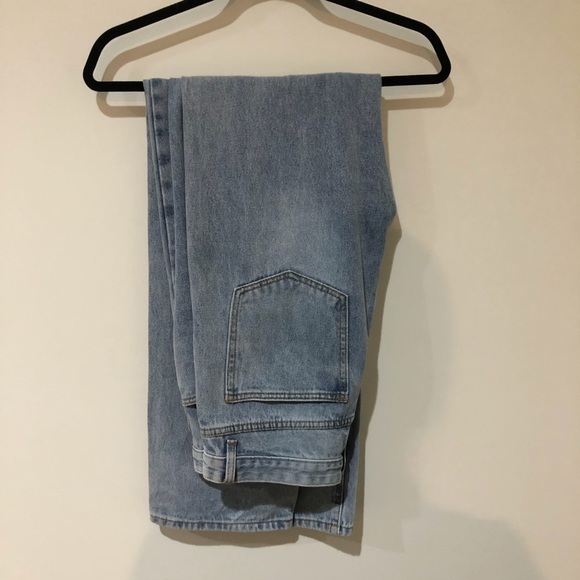 MOM JEANS LIGHT WASH - Picture 2 of 6